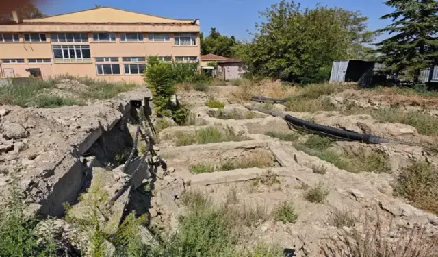 Bursa’da 100 yıllık okulda kritik gelişme!