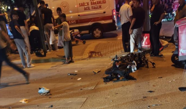 Bursa’da kırmızı ışıkta feci kaza! Motosiklet otomobile çarptı: 1 ölü, 1 yaralı