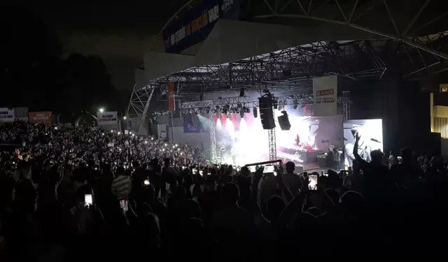 Bursa’da Kültürpark’ı gençler doldurdu! Poizi’den unutulmaz performans