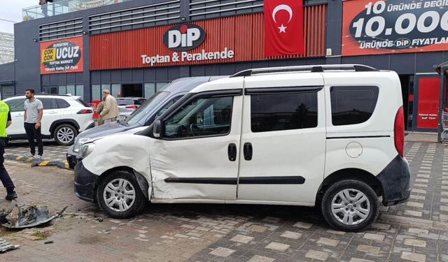 Bursa’da kontrolden çıkan otomobil dehşeti! Kaza anı kamerada