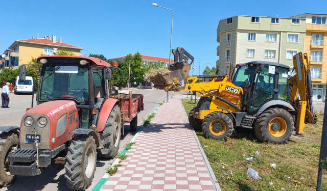 Bursa'da temizlik çalışmaları hız kesmeden devam ediyor