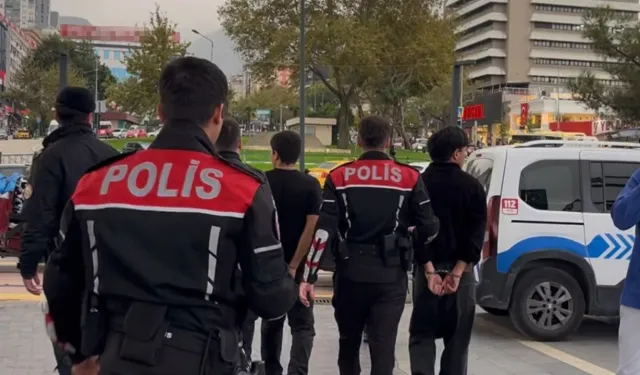 Bursa’da kız meselesi kavgası! Bıçaklı saldırıda 1 kişi yaralandı