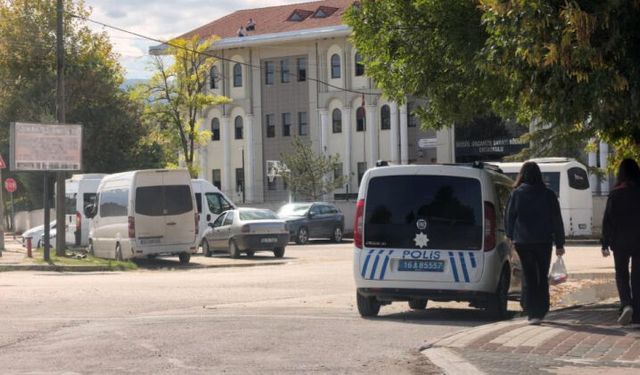 Bursa’da okulda silah alarmı! Polis ekipleri harekete geçti