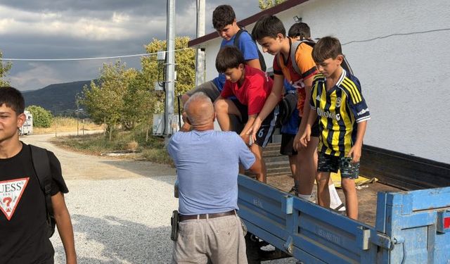 İznik’te 71 yaşındaki adamdan çocuklara büyük destek!