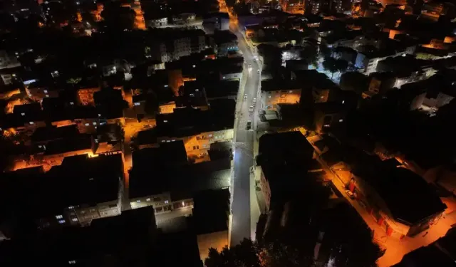 Bursa'da 1.200 metrelik yol için yoğun mesai! Ekipler gece sahada