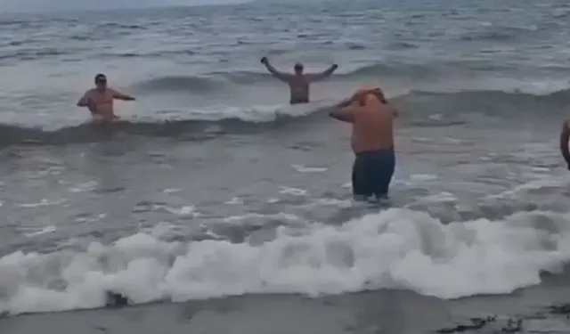Bursa'da görenleri şaşırtan görüntü! İznik Gölü'nde yaptıkları olay oldu