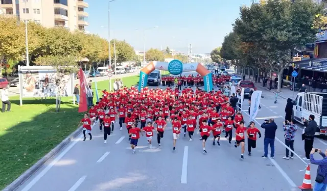 Bursa’da Cumhuriyet coşkusu sokaklara taştı!