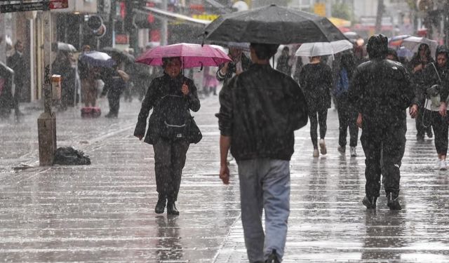 Bursa için peş peşe uyarılar! Valilik sağanak ve fırtınaya karşı uyardı