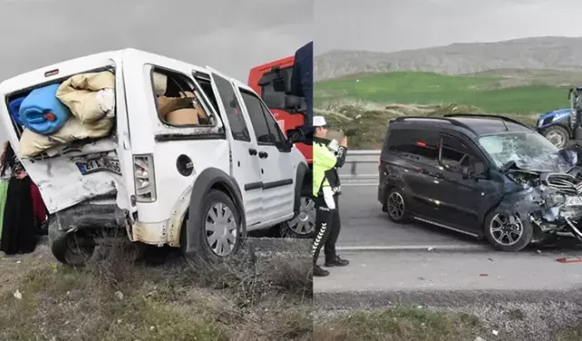 Sivas'ta iki hafif ticari araç çarpıştı