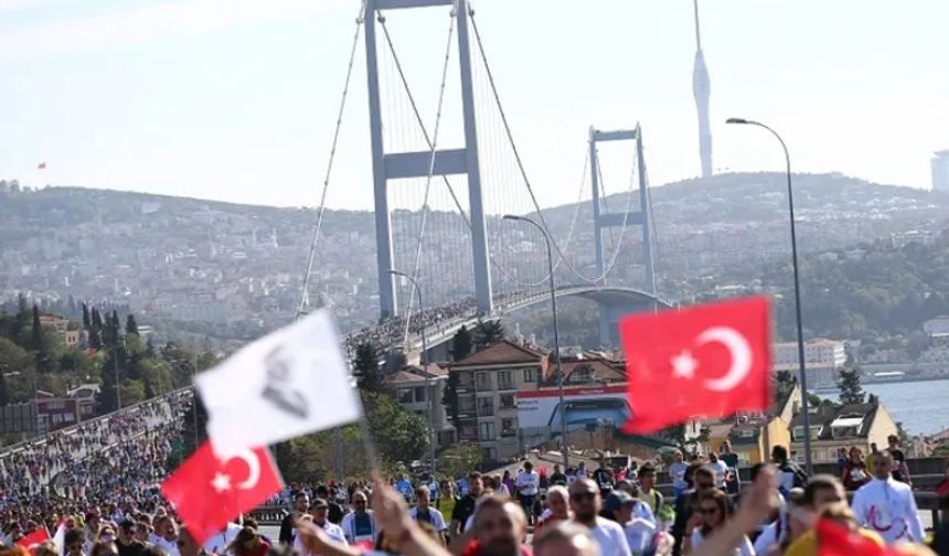 İstanbul'da maratonda koşup, giysi kumbarasına destek olacaklar