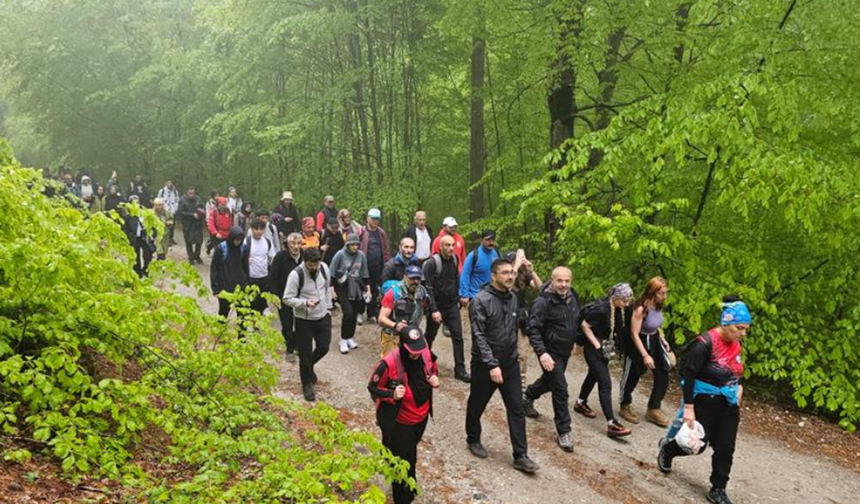 İnegöl’de 19 Mayıs kutlamaları doğa yürüyüşü ile başladı