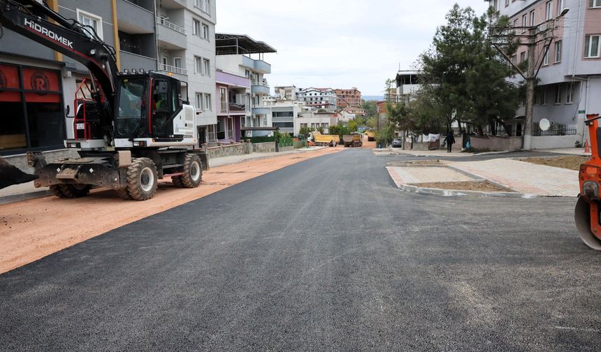 Bursa Osmangazi’den Hamitler’e 300 tonluk asfalt desteği