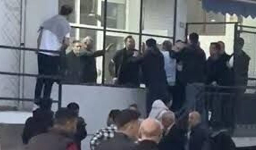 Bursa bu kavgayı konuşuyor: Sokak ortasında meydan muharebesi!