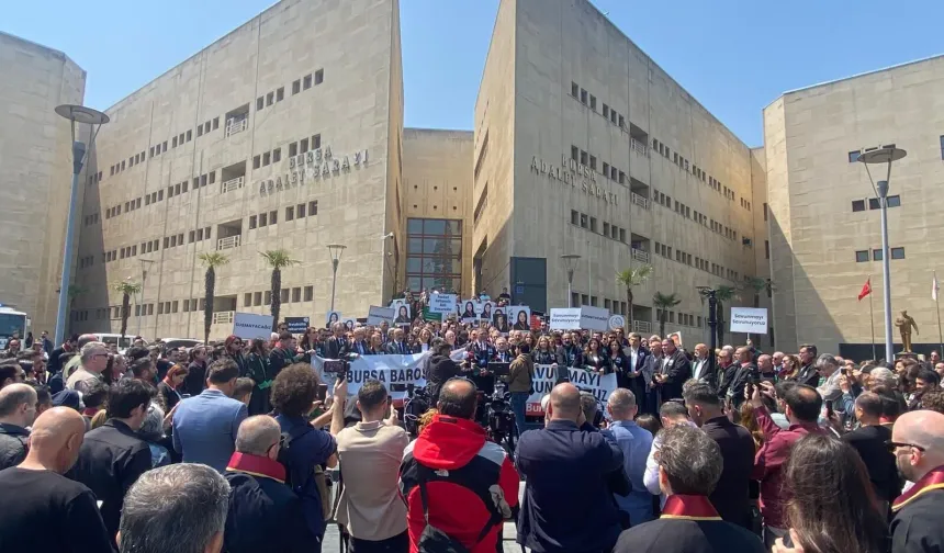Bursa’da cübbeli yürüyüş: Katledilen meslektaşları için omuz omuza!