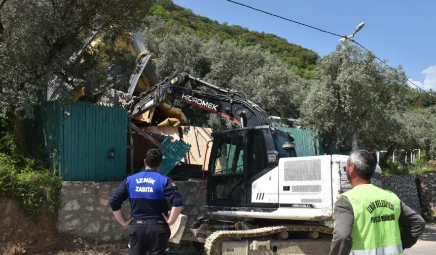 Bursa’da imara aykırı yapılar tek tek yıkılıyor!