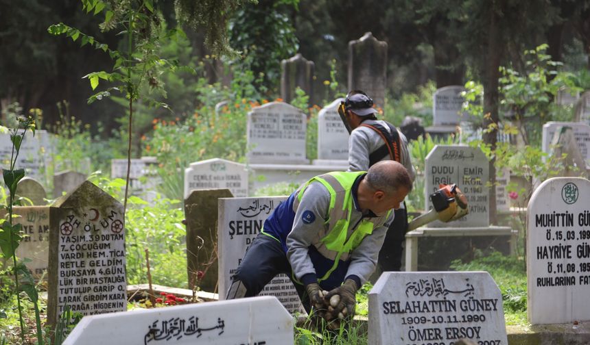 Bursa’da mezarlıklar bayram ziyaretine hazır