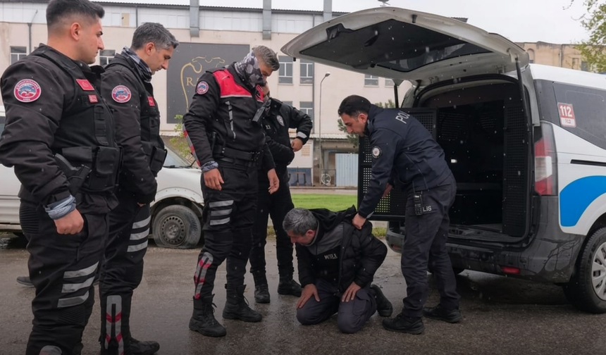 İnegöl'de ehliyetsiz sürücüden polise mukavemet: Biber gazıyla durduruldu