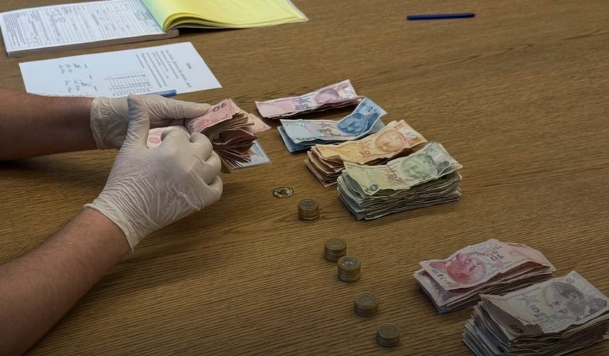 İnegöl'de zabıta yakaladı: Üzerlerinden çıkan para şoke etti