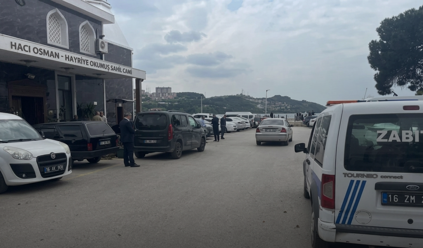 Gemlik’te işgal edilen kamu alanları halka geri verildi