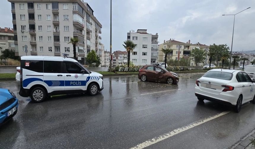 Bursa’da dehşet anları! Kontrolden çıkan araç bir anda takla attı
