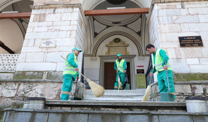 Bursa’nın dünyaca ünlü tarihi alanlarına özel temizlik ekibi