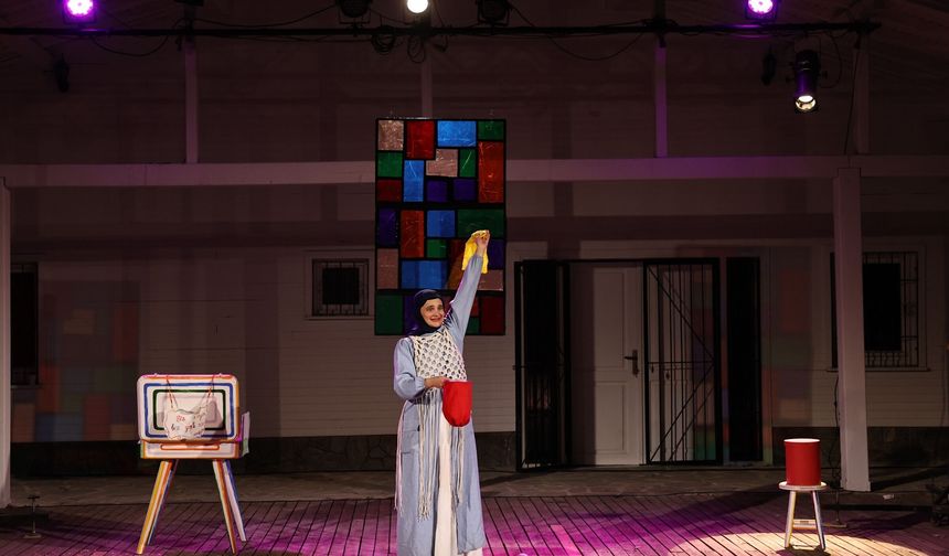 Nilüfer’de Sanat Rüzgârı: Kadın Oyunları Festivali Balat’ta Perdeyi Açtı!
