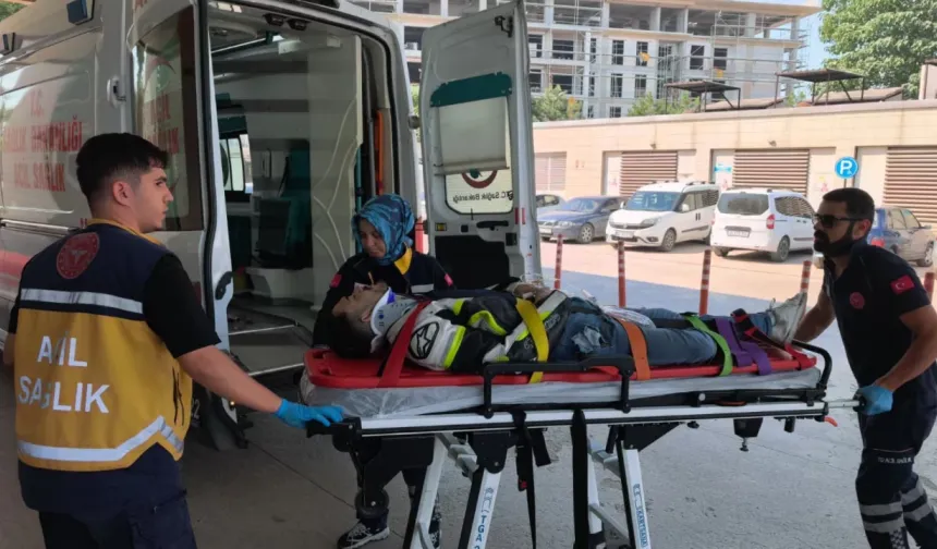 Bursa'da motosiklet sürücüsü tırın altında böyle kaldı