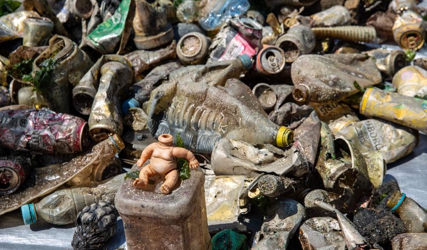 Marmara’nın Bursa kıyılarında ‘gizli’ tehlike! Deniz dibi temizliğinden çıkanlar pes dedirtti