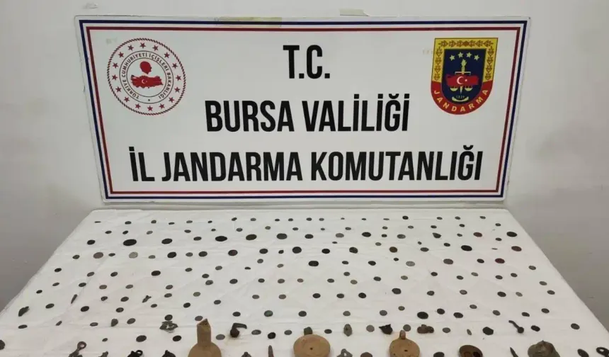 Bursa’da kaçakçılara yönelik dev operasyon: 202 adet tarihi eser ele geçirildi!