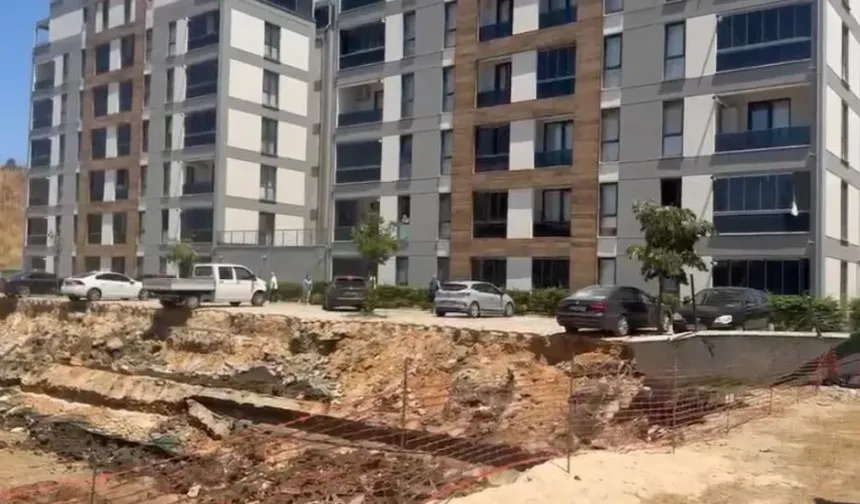 Bursa’da istinat duvarı aniden çöktü!