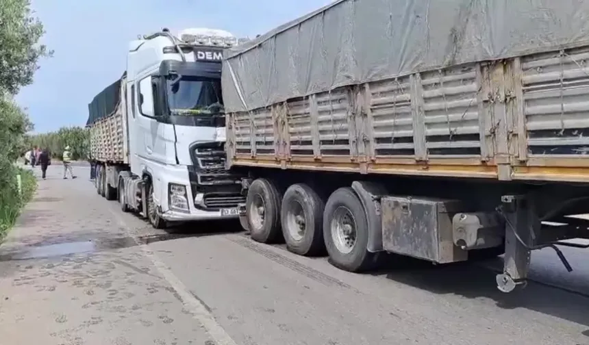 Bursa’da kömür yüklü iki tır birbirine girdi: Ortalık savaş alanına döndü