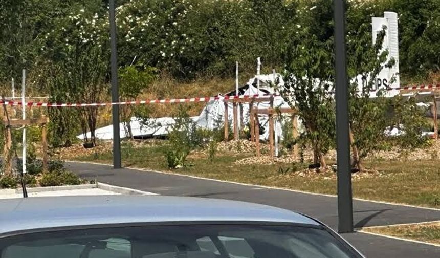 Paraşüt uçağı düştü, 11 kişi yaşamını yitirdi