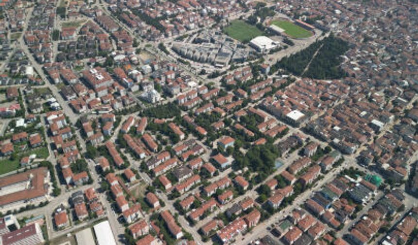 İnegöl’de Arsa Fiyatları İl Olunca Artar mı? Yatırımcı Ne Yapmalı?