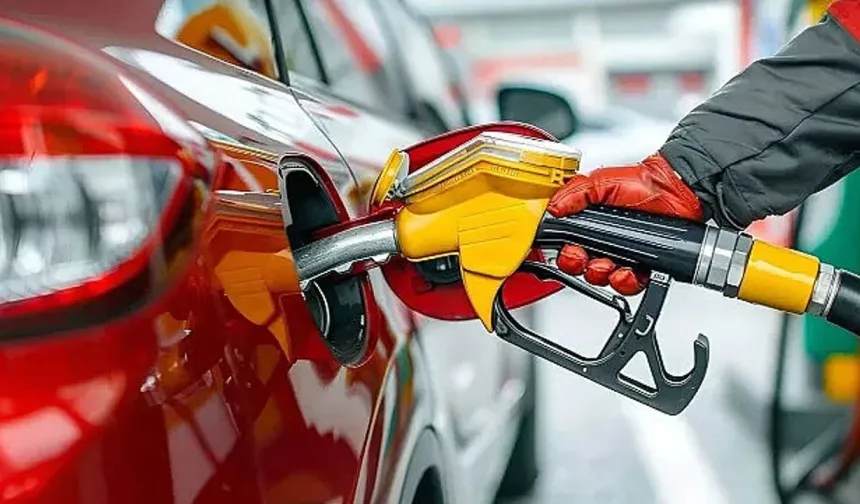 Motorine beklenen indirim geldi! İşte pompa fiyatlarındaki yeni rakamlar