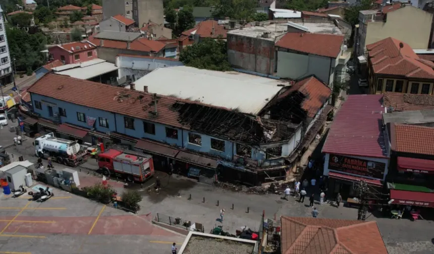 Bursa’da yangının izleri siliniyor! Kayhan Çarşısı esnafına protokolden tam destek