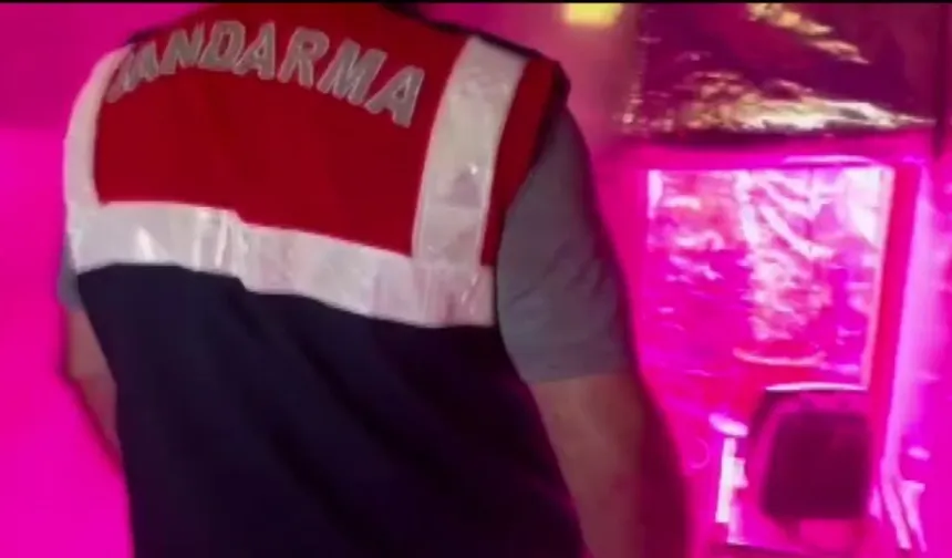 Bursa'da film gibi operasyon! Ünlü yönetmenin evindeki gizli oda böyle ortaya çıktı