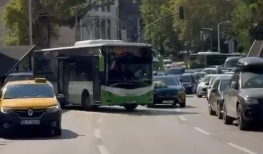 Bursa’da düğün konvoyunu durduran otobüs şoföründen şaşırtan hareket!