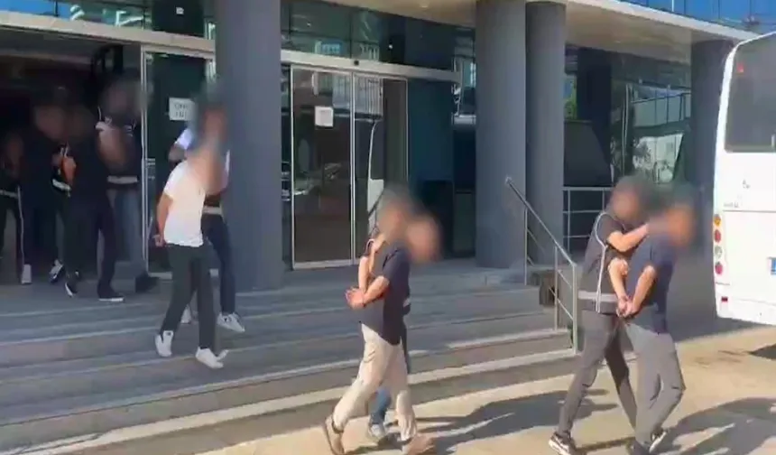 Bursa'da yüksek faiz tuzağı! Tapu ve milyonluk çekler ele geçirildi