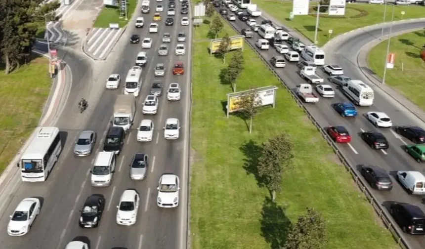 Bursa’da yola çıkacaklar dikkat! O yol kapandı, trafik tek şeride düştü