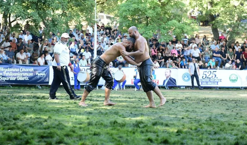 Bursa’da 525 yıllık gelenek görenleri şaşırttı! Erkekler güreşti, kadınlar yönetimi devraldı