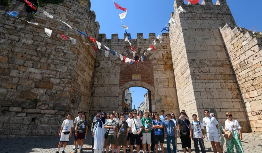 Bursa'da kardeş şehir buluşması! Bosnalı 17 öğrenci Osmangazi'yi keşfetti