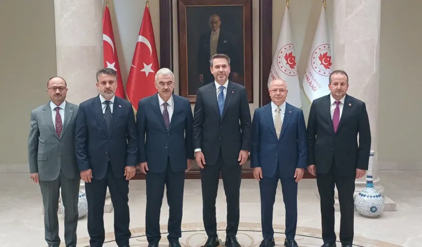 Bursa'da Enerji Bakanı Alparslan Bayraktar'dan Valilik ziyareti!
