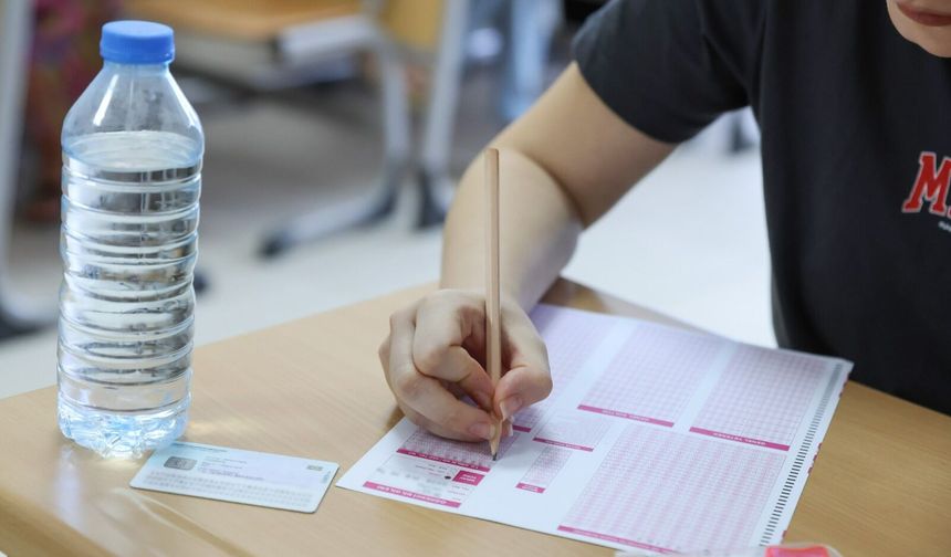 Bursa’da KPSS öncesi kritik prova! Adaylar 120 soruyla kendini test etti