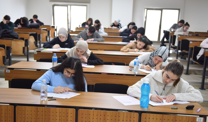 Bursa’da KPSS adaylarına Yıldırım Belediyesi’nden ücretsiz sınav desteği!