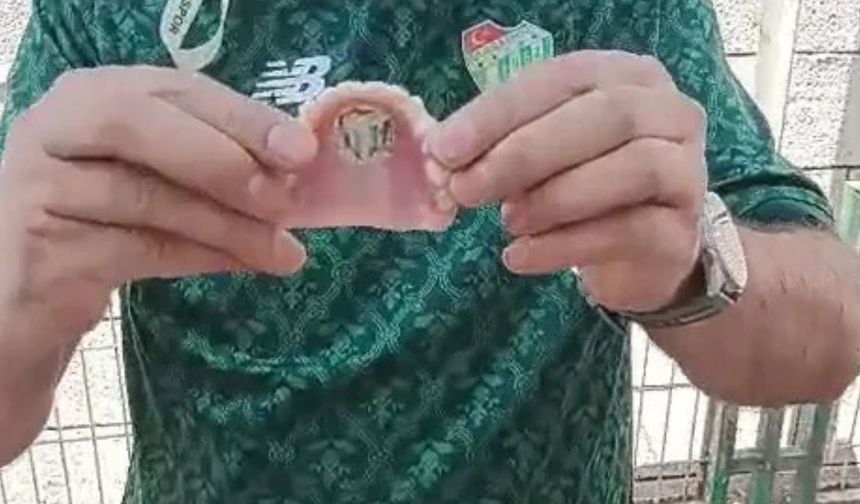 Bursaspor sevdası sınır tanımadı! Damağına yaptırdığı arma görenleri şaşkına çevirdi