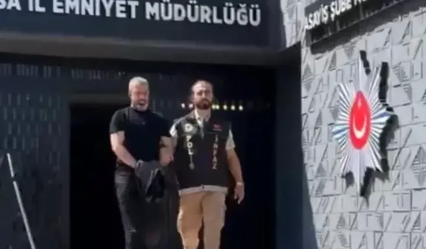 Bursa’da aranan 3 hükümlü yakalandı! Biri çatıdan çatıya atlayınca…