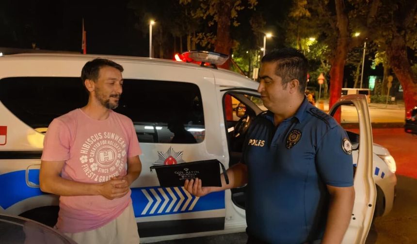 İnegöl’de aracın kaputunda buldu! Çantadan çıkan para şaşırttı
