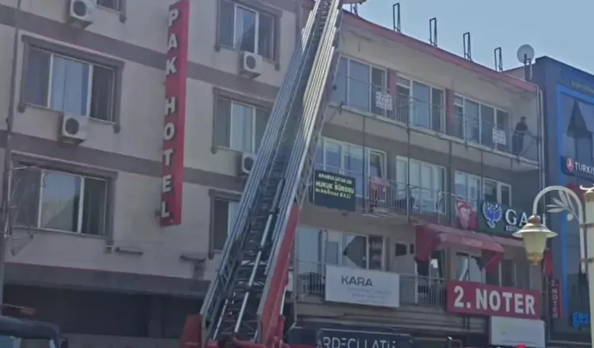 Bursa Gemlik'te pasaj yangını! Çatı katında hasar oluştu