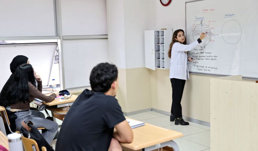 Bursa’da YKS’ye hazırlanan gençlere ücretsiz eğitim fırsatı
