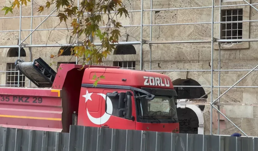 Bursa’da 192 yıllık yapıda korkutan anlar!